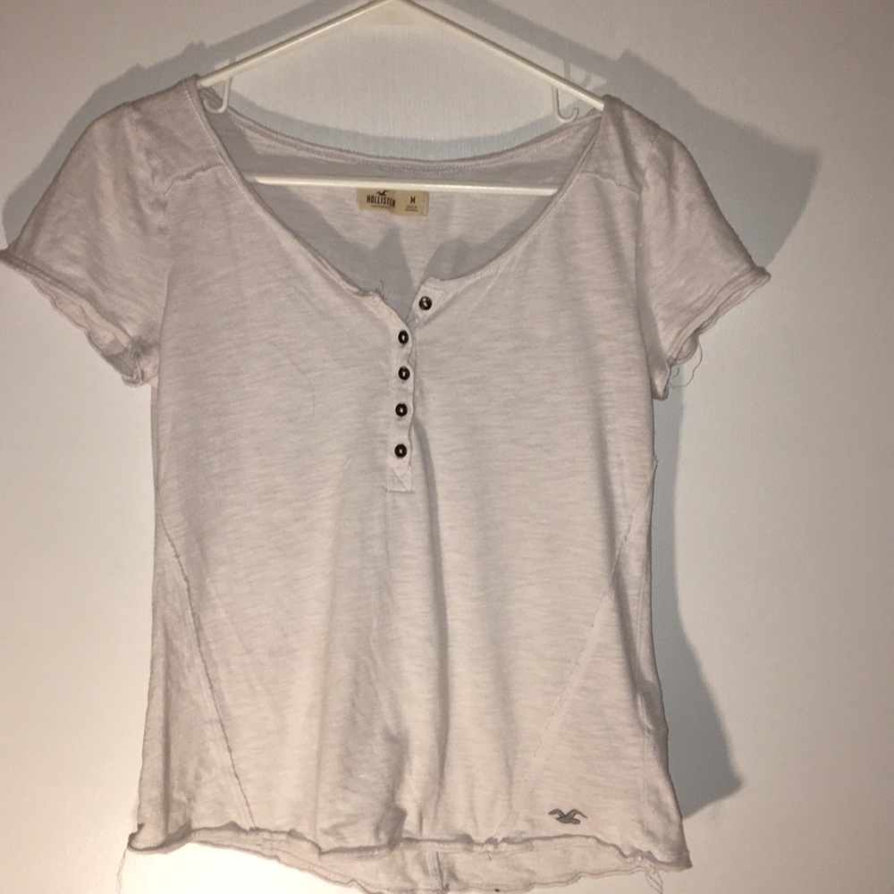 White hollister shirt